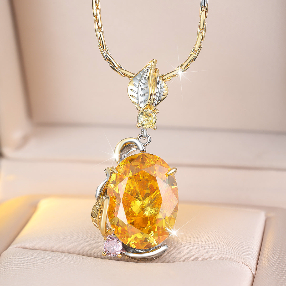 Palace-style luxurious two-tone metal butterfly colored zircon necklace