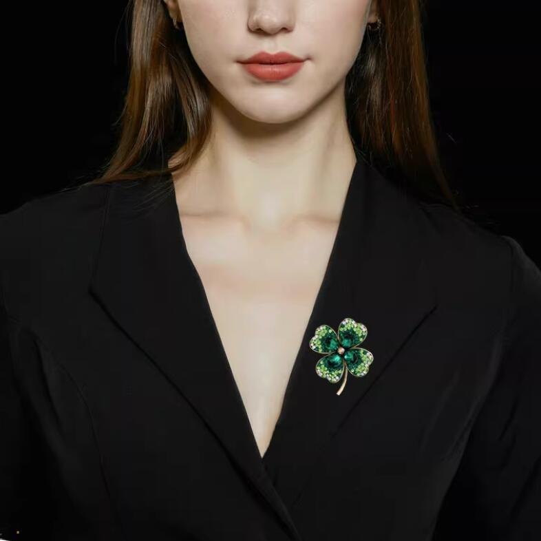 Colorful Gradient Gold-Plated Frame Crystal Four-Leaf Clover Brooch