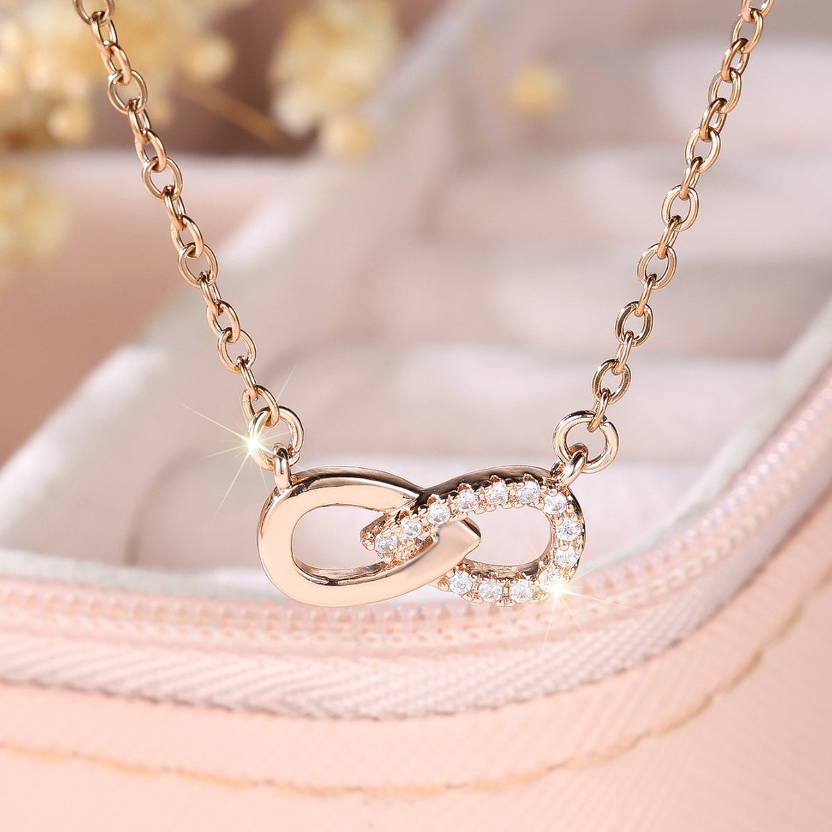 European and American light luxury interwoven ring pendant necklace