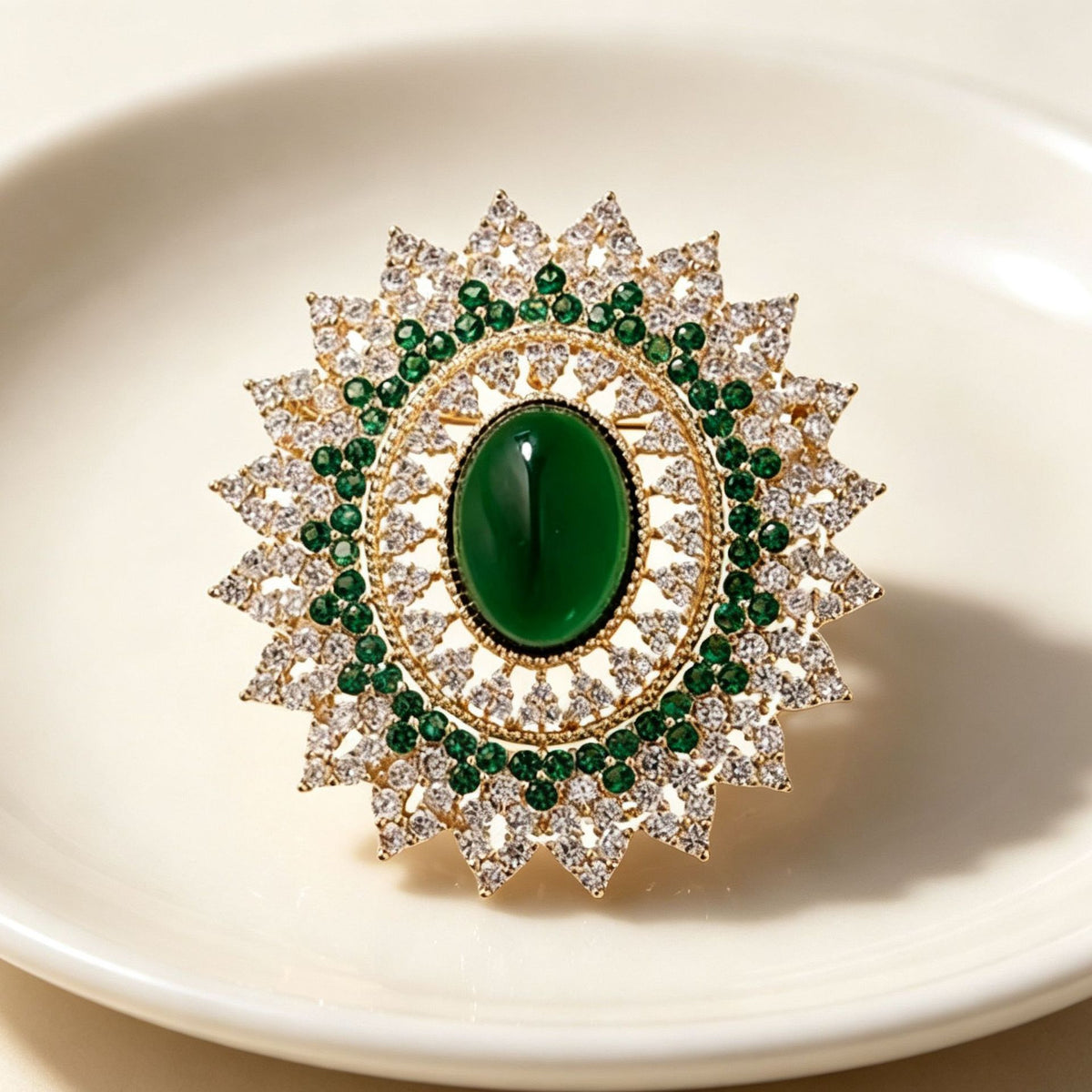 French vintage court-style brooch with fine diamonds surrounding